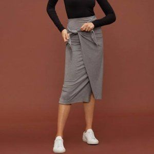 Aritzia Babaton Skirt Burdekin BLACK
